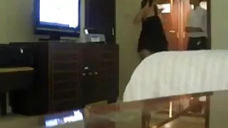 Молода короткошерста школярка milena devi porno трахкає на столі з новим членом
