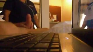 Молодий студент трахкав зрілу жінку в офісі на столі і ххх відео онлайн скінчив на груди
