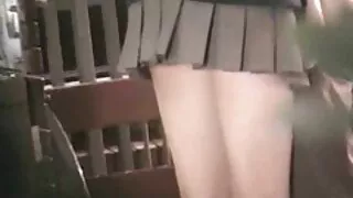 Грудаста Змащена жінка спокушає ідіота для пристрасного порно мали дрючево